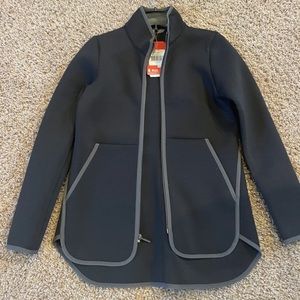 Light Weight North Face Jacket (w/ tag!!)